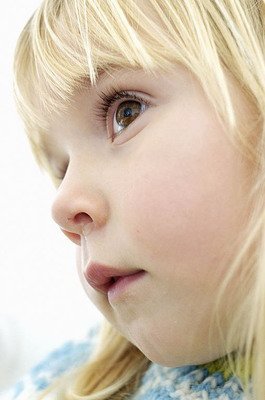 小孩子倒睫毛怎么办？