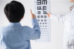 孩子近视50度，要马上配